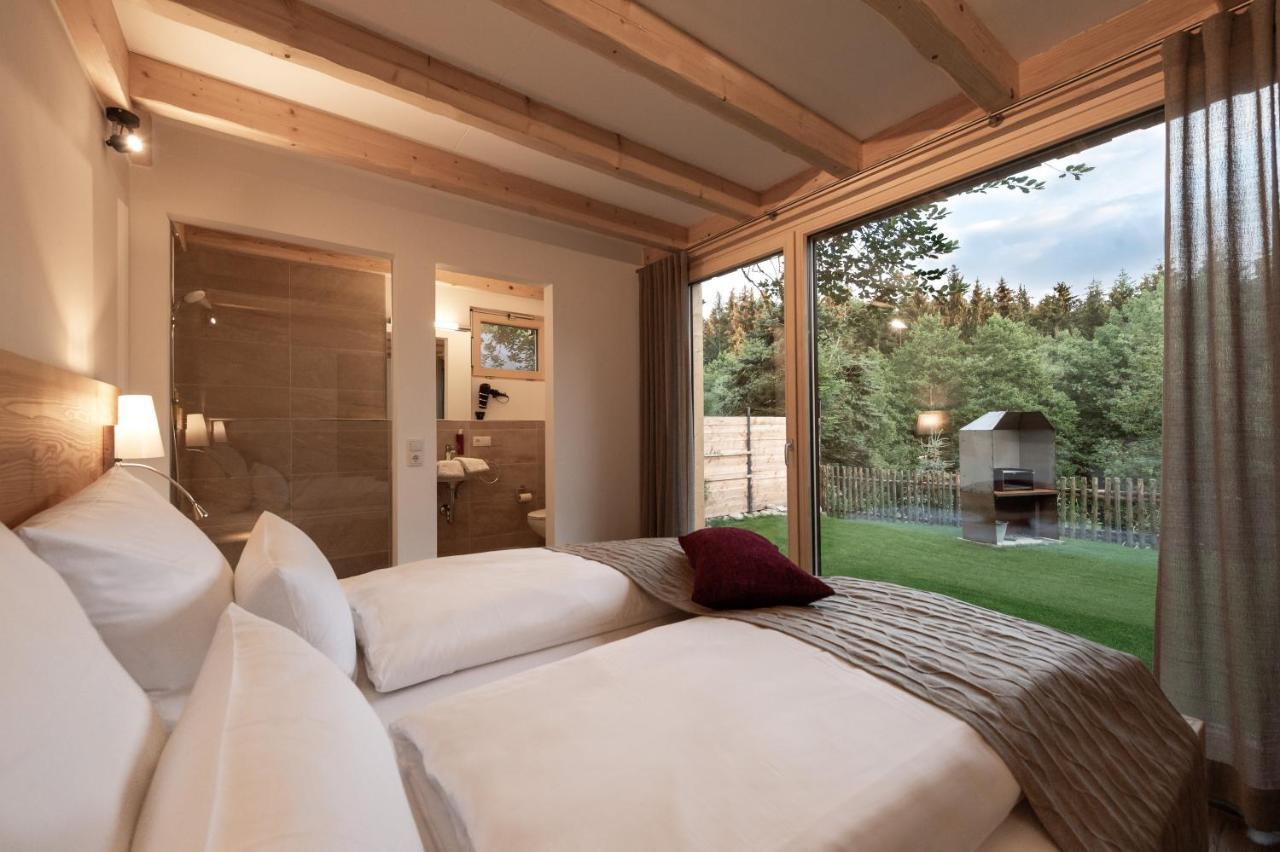 Forstgut - Premium Waldchalets Und Lodge Suiten Regen Exterior photo